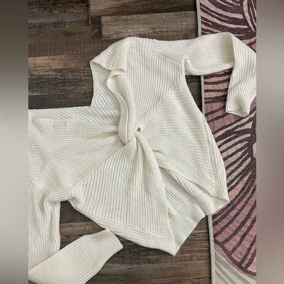 Love Tree Open Back Sweater L - Picture 2 of 5